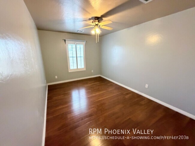 Building Photo - 12014 W Hopi St