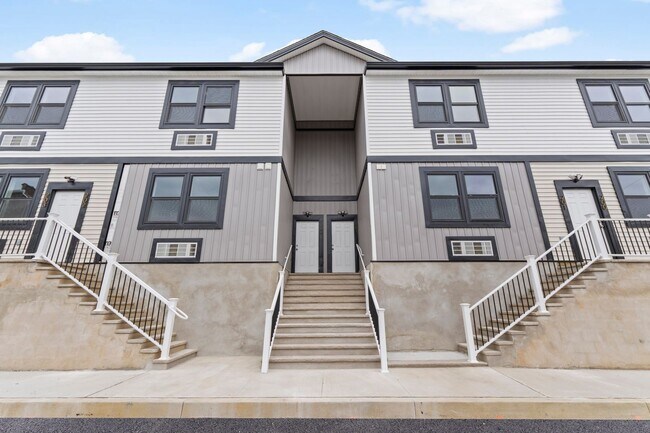 Building Photo - Renovated 1 bedroom, 1 bathroom