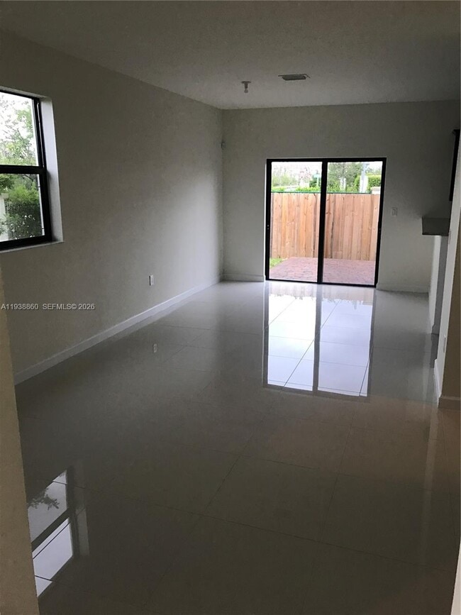 Building Photo - 8806 NW 103rd Ave