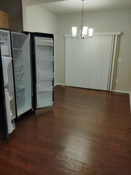 Building Photo - 704 Finch Dr