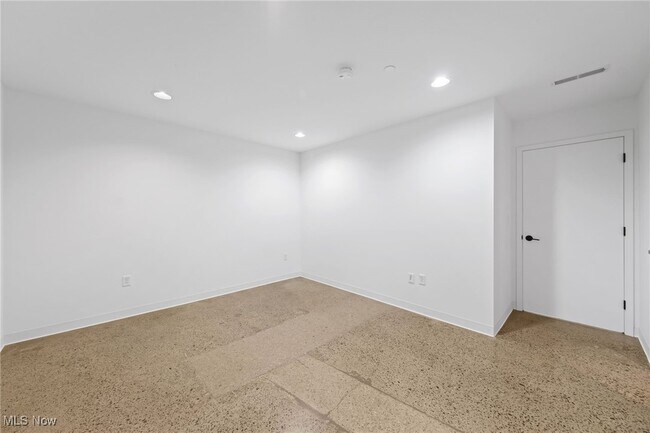 Building Photo - 2341 Scranton Rd