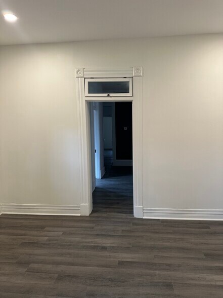 Building Photo - 81 Warren St