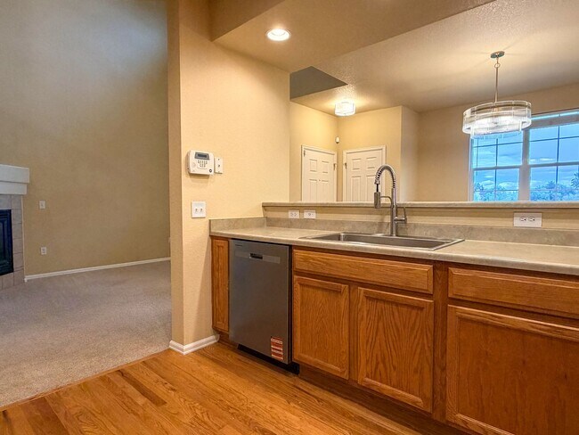 Building Photo - 12723 W Bowles Pl