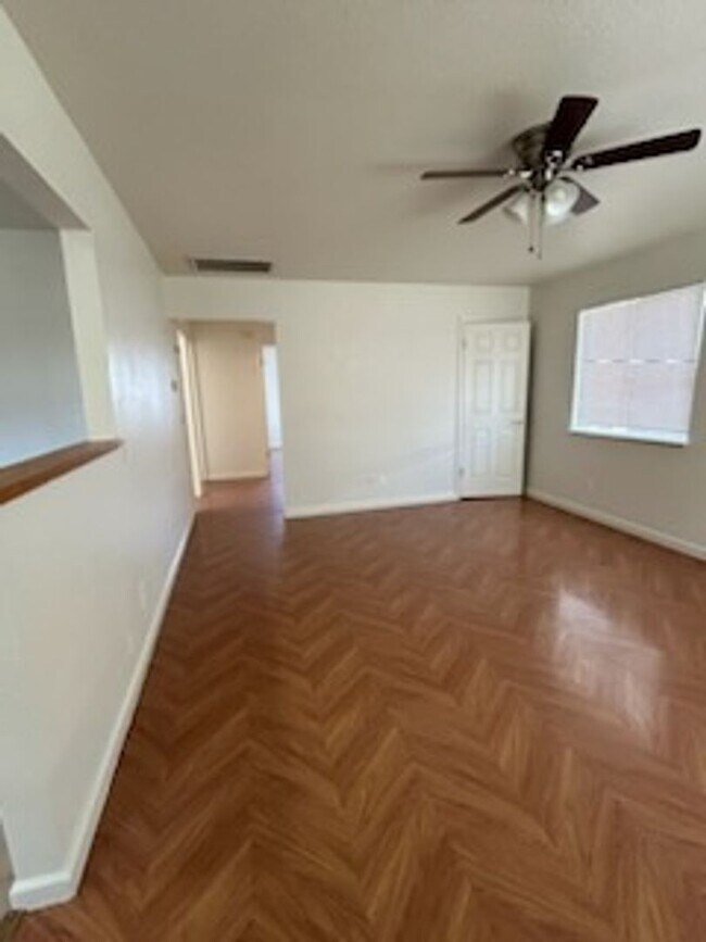 Building Photo - *Nice 3 BEDROOM House For $2100*