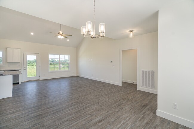 Building Photo - 147 Greenbriar Ln