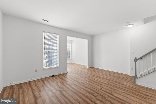 Building Photo - 2372 Woodland Pond Ln