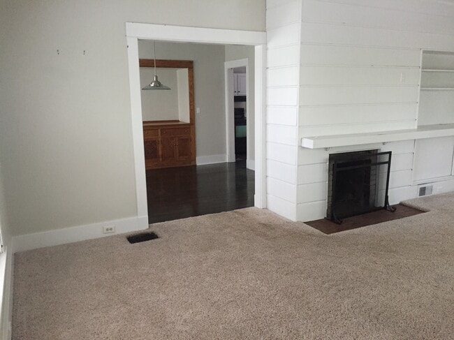 Building Photo - 1919 Plainfield Ave NE