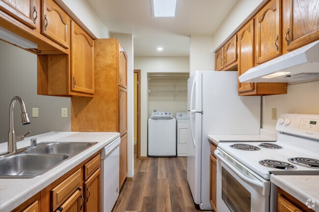 Interior Photo - Timber Bluff