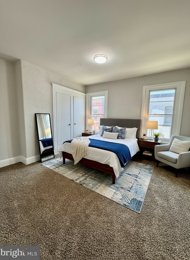 Building Photo - 2055 E Stella St