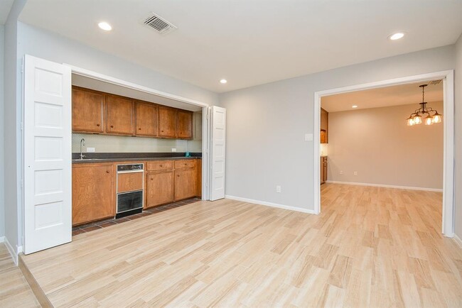 Building Photo - 2103 Winged Foot Dr