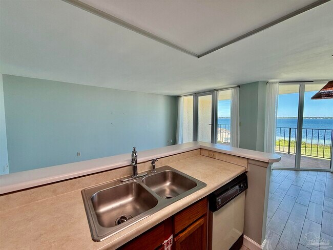 Building Photo - 900 Fort Pickens Rd