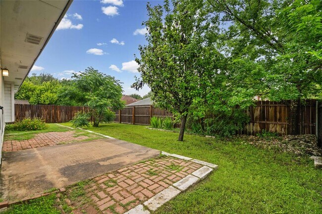 Building Photo - 716 Meadow View Dr
