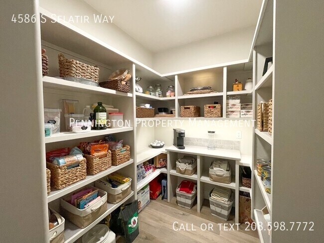 Building Photo - 4586 S Selatir Way