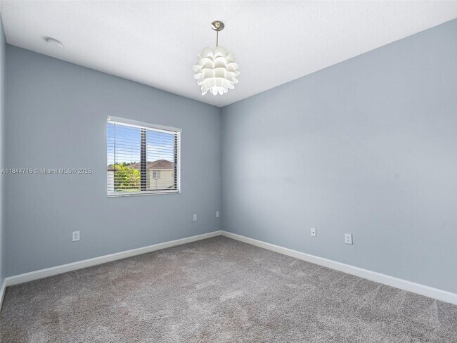 Building Photo - 1438 SW 154th Ct