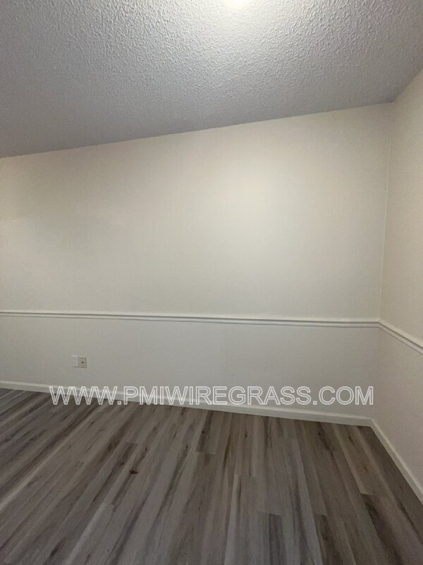 Building Photo - 214 Brookside Ln