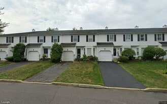 Building Photo - 2 Carriage Ln