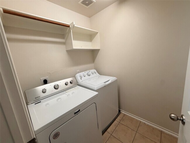 Building Photo - 11850 Ramla Place Trail