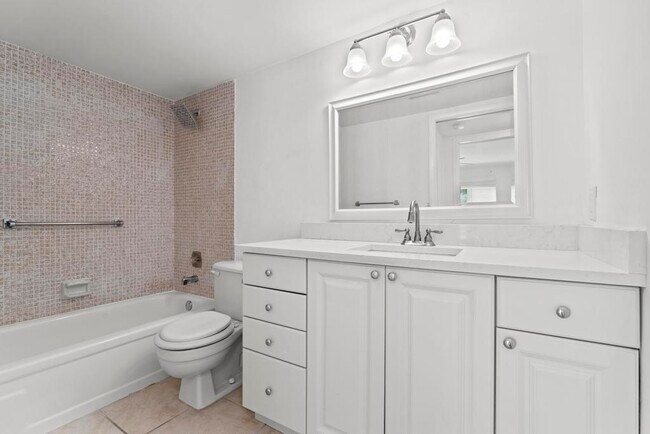 Building Photo - 2044 Hythe A