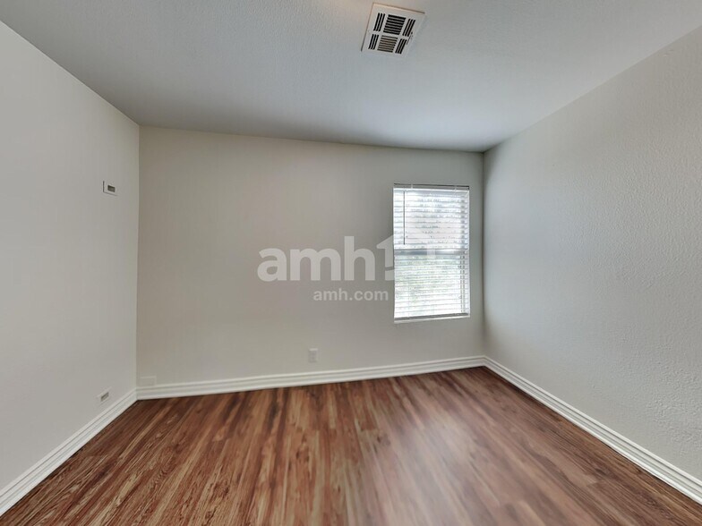 Building Photo - 7901 Rustic Canyon Ct