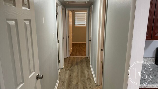 Building Photo - RATE DROP ALERT (was $2300/month)!