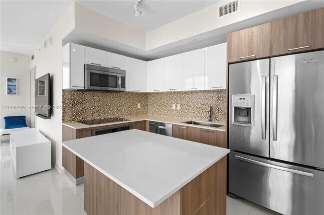 Building Photo - 5300 Paseo Blvd