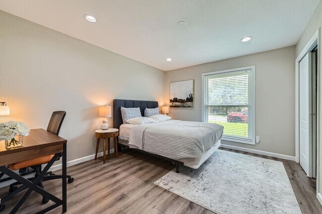 Building Photo - 10815 Lambert Cir