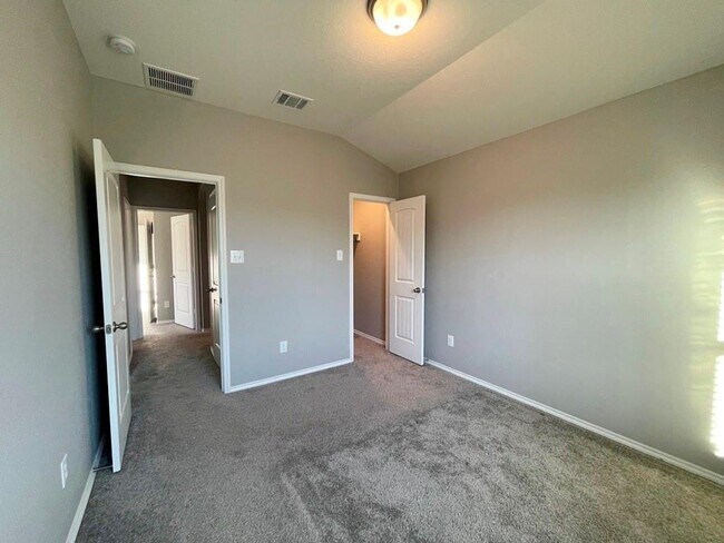 Building Photo - 16612 Brogan Ln