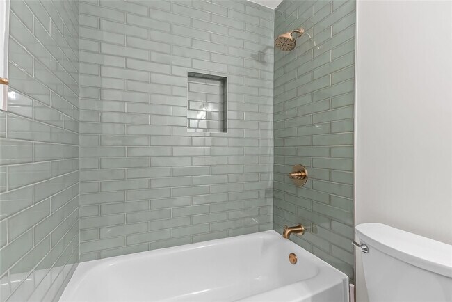 Building Photo - 908 Lighthouse Dr