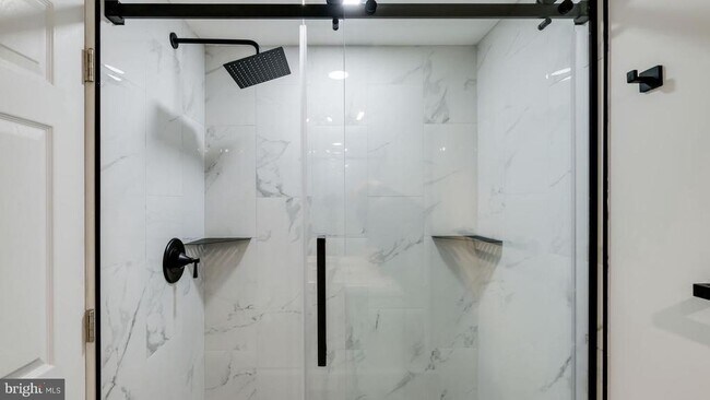 Building Photo - 444 N 4th St