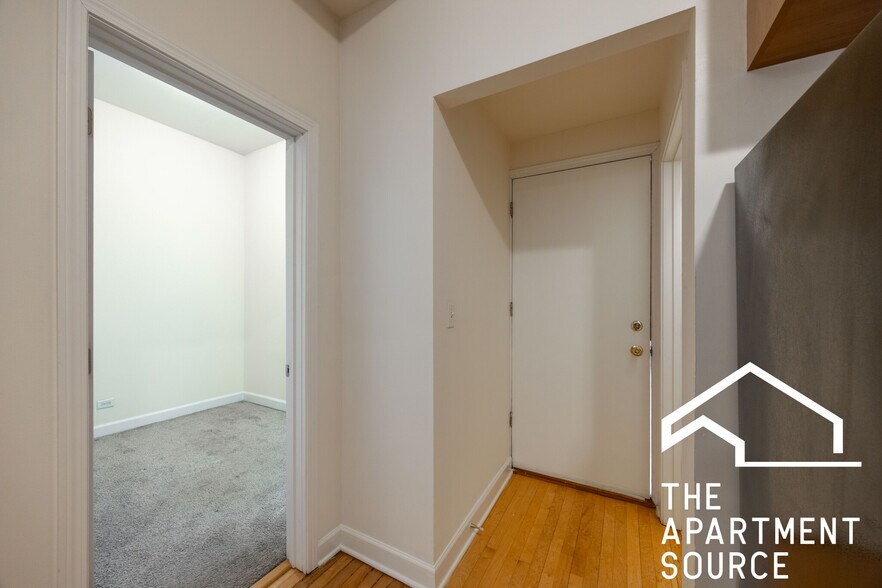 Building Photo - 2130 W Concord Pl