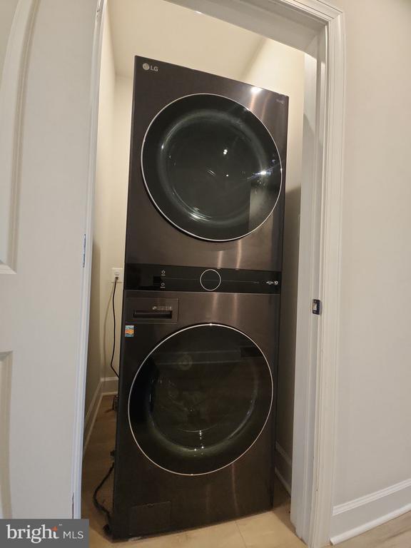 Building Photo - 6730 Belcrest Rd