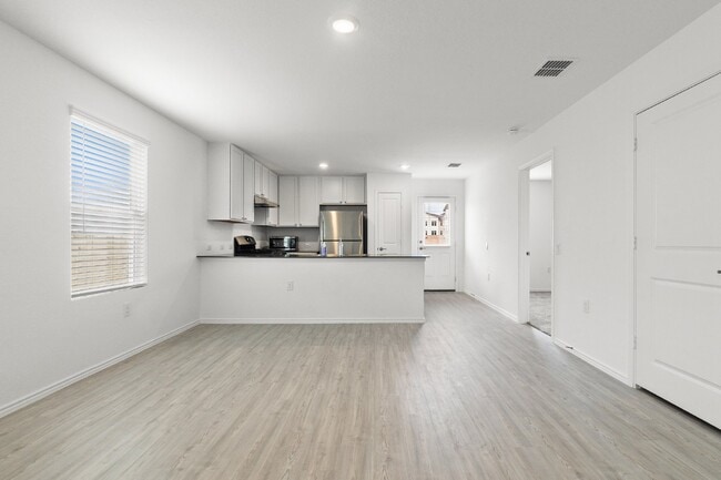 Building Photo - 10507 Bending Dr