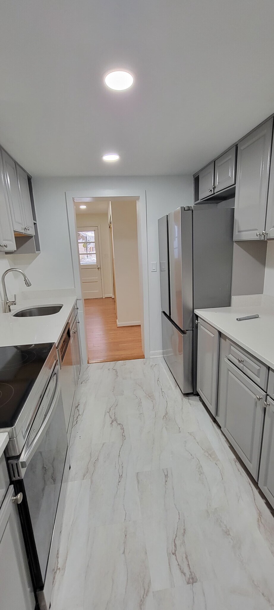 Full kitchen - 1807 Blueridge Ave