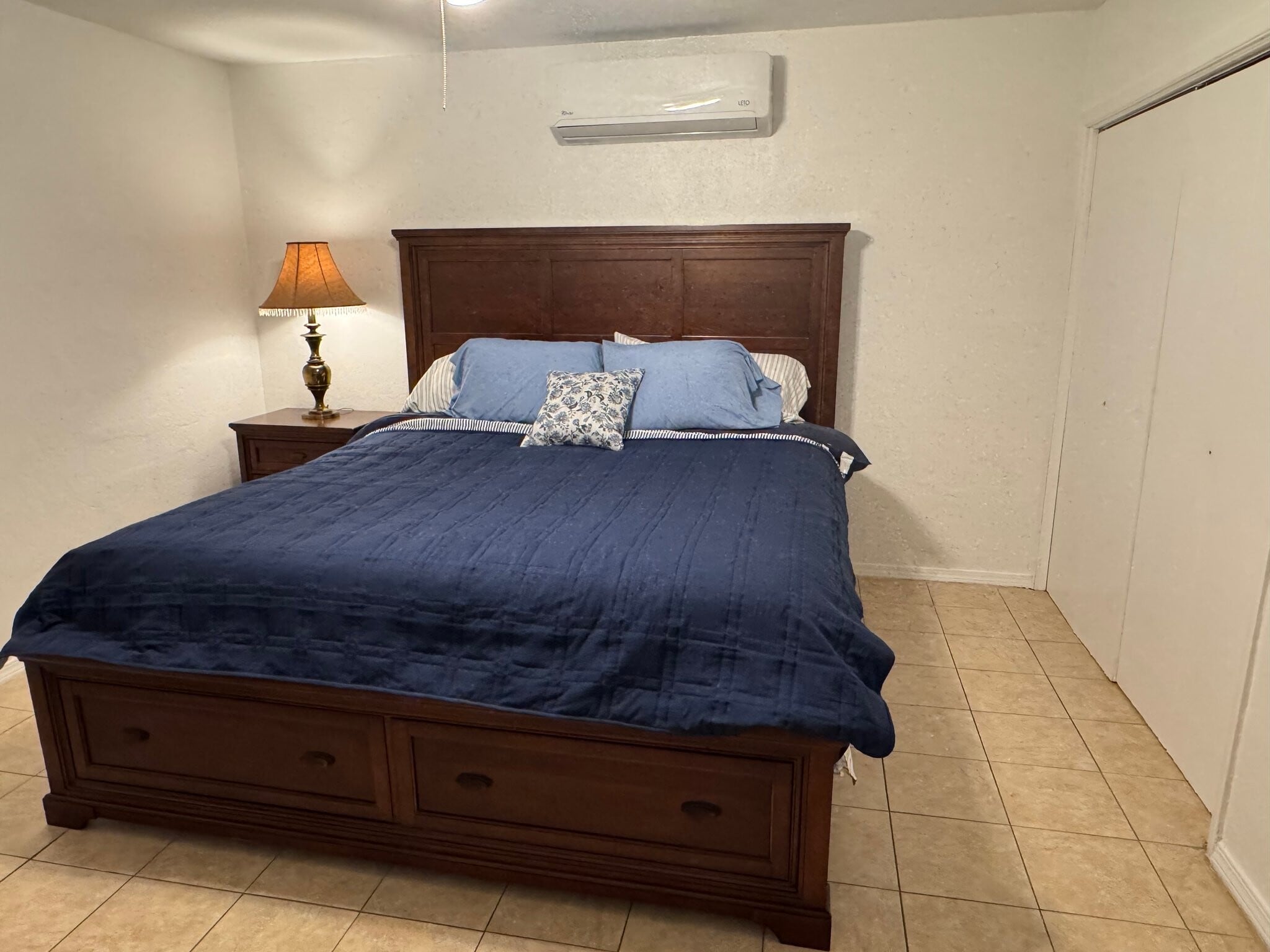 Building Photo - 608 Alicia Dr