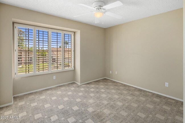 Building Photo - 9012 E Sutton Dr