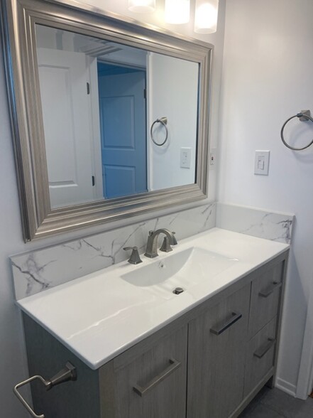 Bathroom Vanity / Sink / Mirror - 6108 Carmen Pl