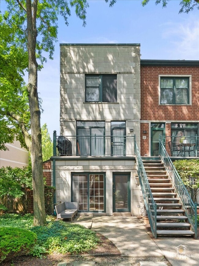 Building Photo - 1812 S Dearborn St