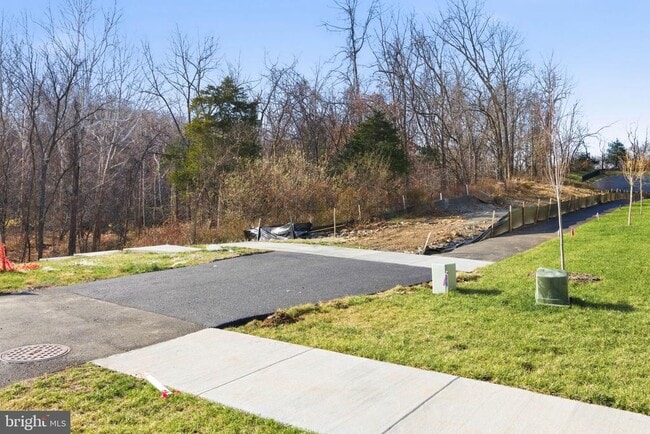 Building Photo - 1017 Venifena Terrace SE