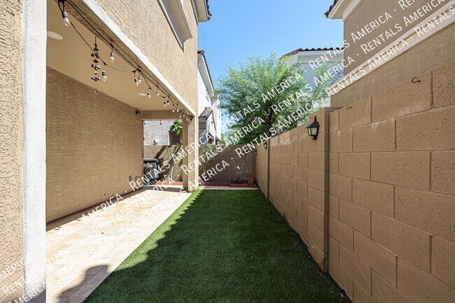 Building Photo - 743 N Abalone Ct.