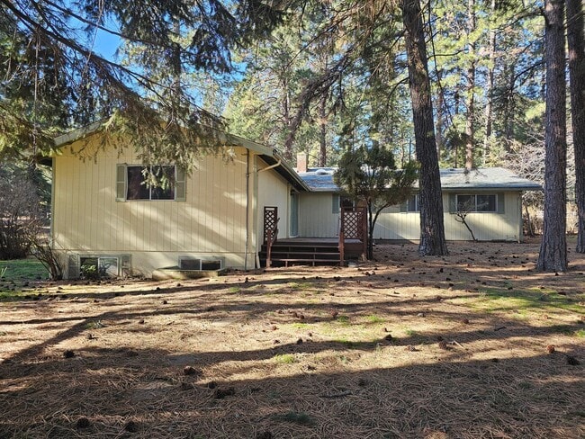 Building Photo - 66955 End Rd