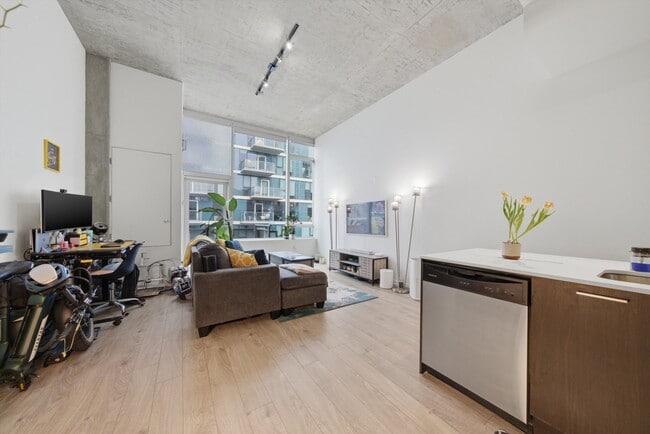 Building Photo - 1345 S Wabash Ave