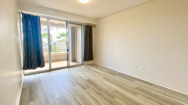 Building Photo - Spacious 2 Bedroom, 2 Bath, with 2 Parking Stalls - Kalele Kai in Hawaii Kai