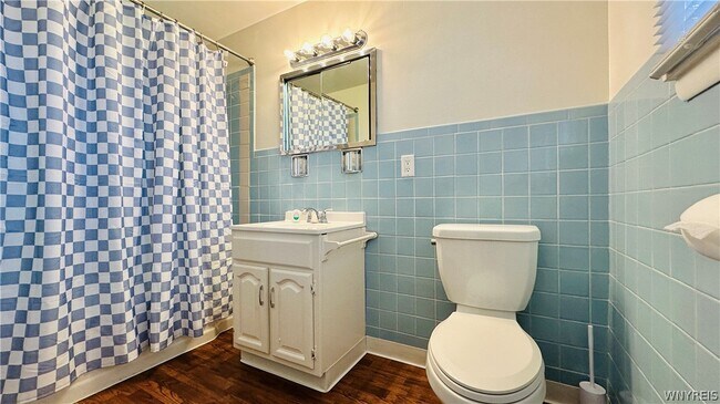 Building Photo - 954 Brighton Rd