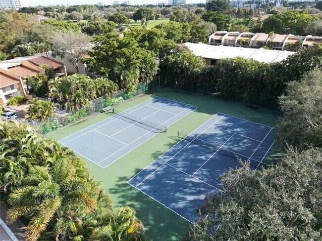 Building Photo - 741 E Coco Plum Cir