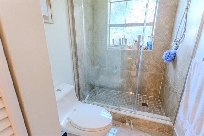 Building Photo - 1334 NW 125th Terrace