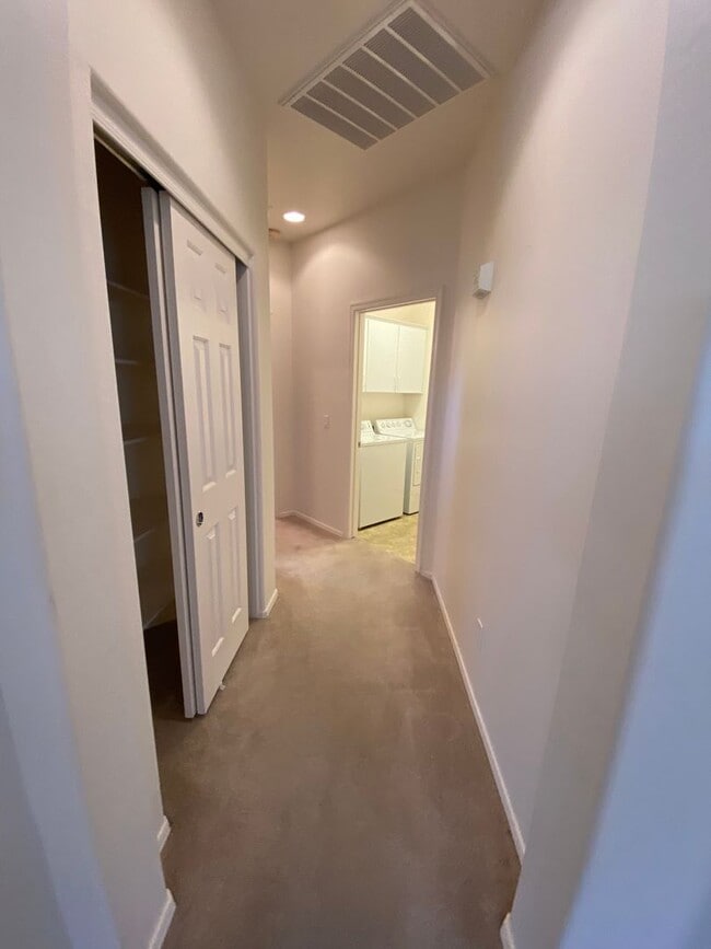 Building Photo - Anthem home