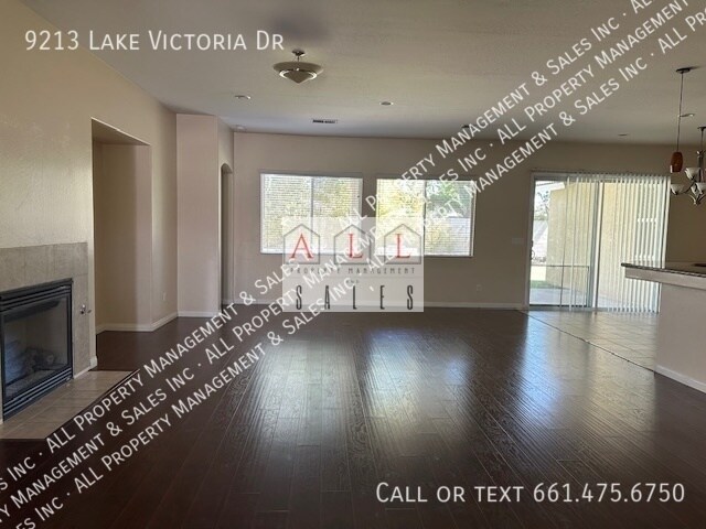 Building Photo - 9213 Lake Victoria Dr
