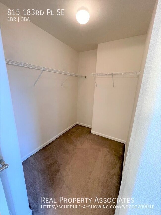 Building Photo - 815 183rd Pl SE