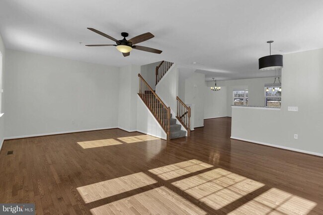 Building Photo - 592 Burr Oak Ct