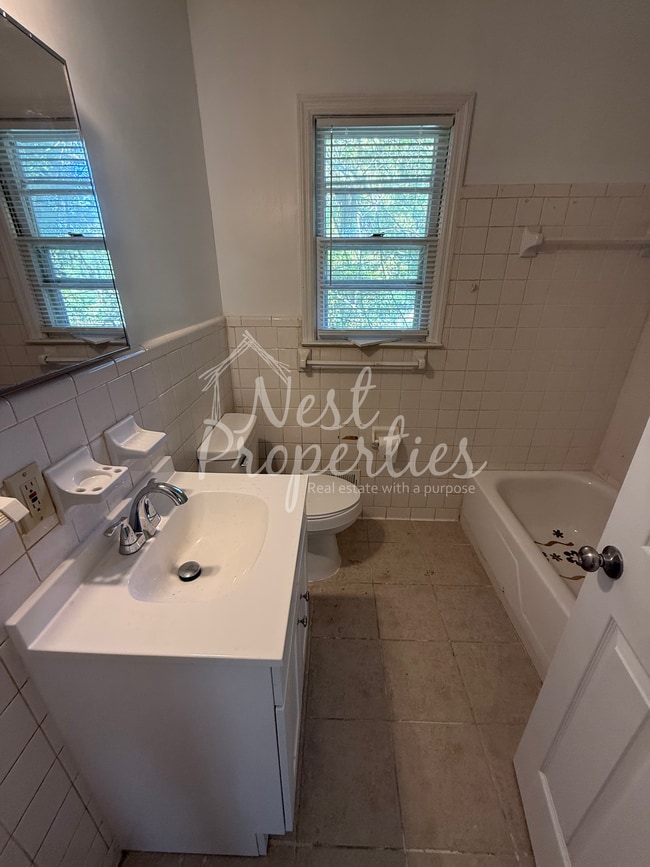 Building Photo - 3901 Pine Cone Dr